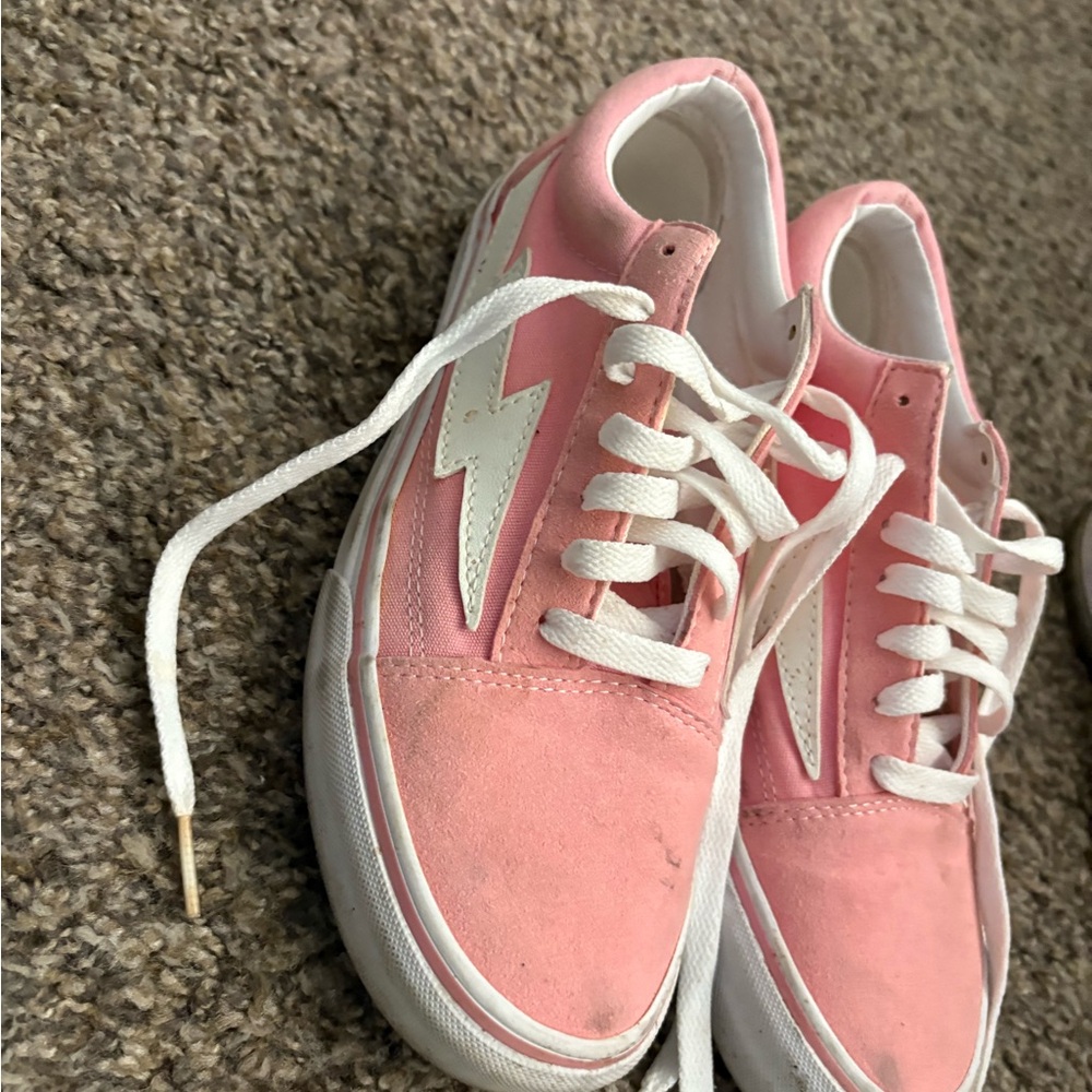 Pink Revenge Storm Men’s 7